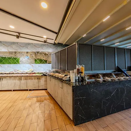 Sultan Hamit イスタンブール